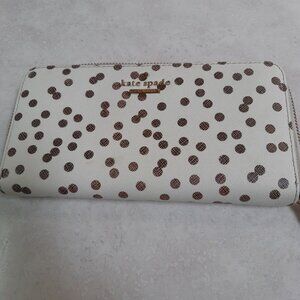 Kate Spade beige polka dot zip up wallet